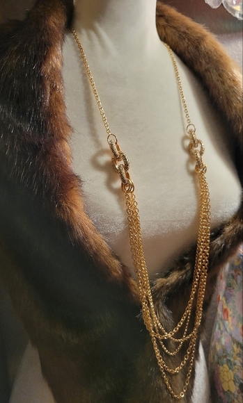 Circle Link Necklace - Picture 10 of 13